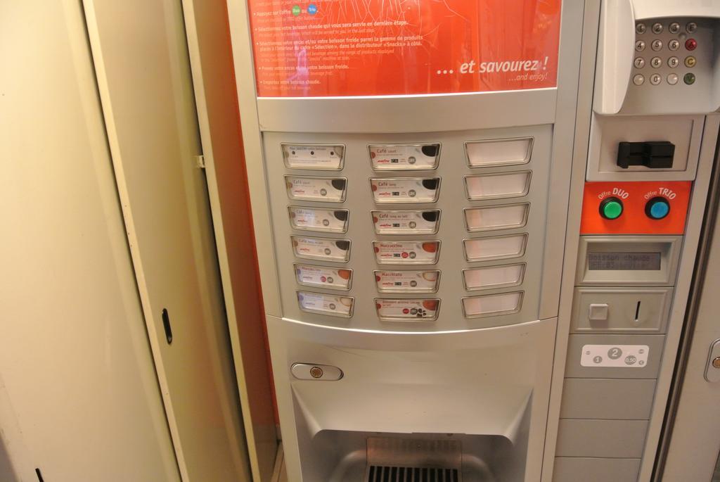 Premiere Classe Lyon Sud - Chasse Sur Rhone מראה חיצוני תמונה